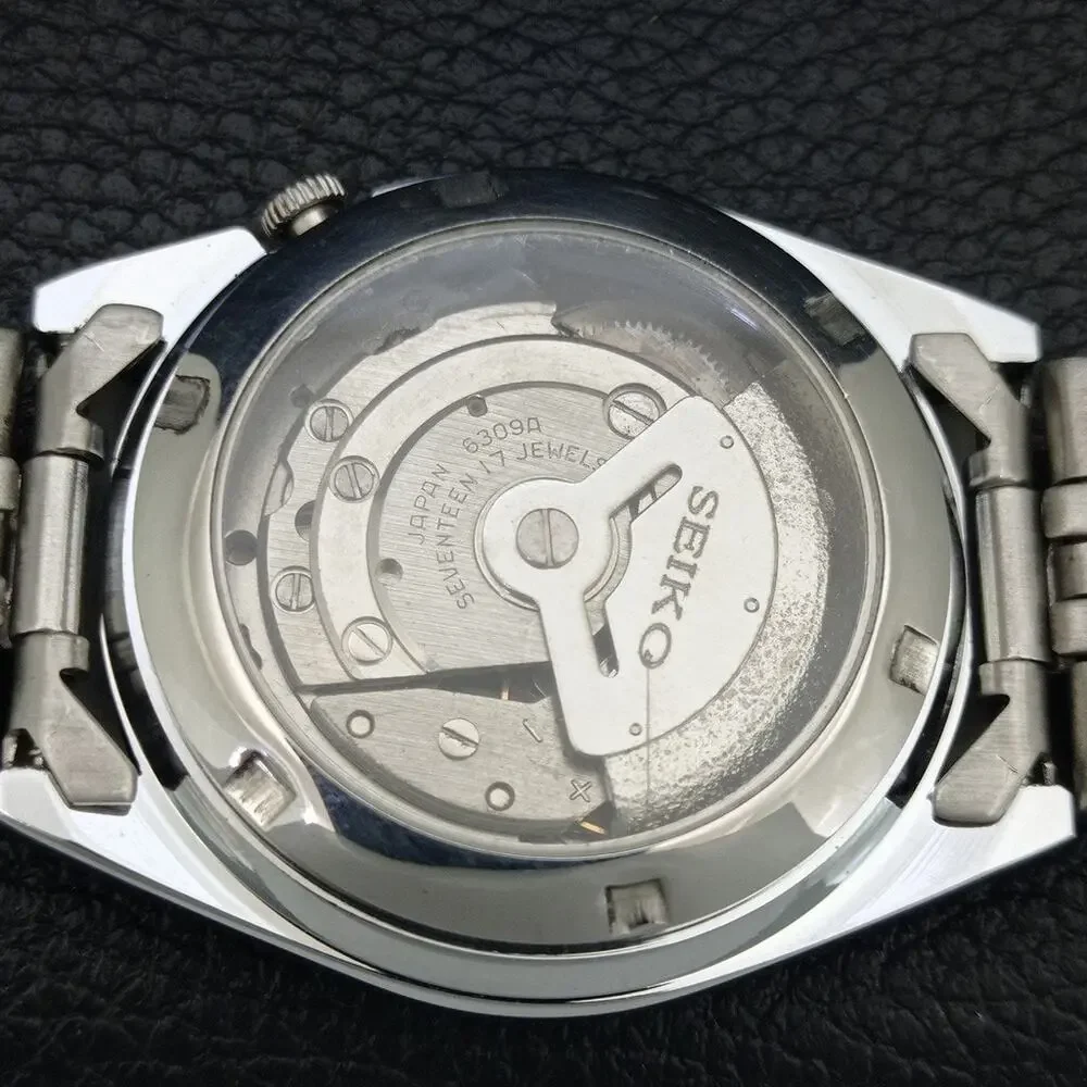 Vintage 1972 Seiko Automatic Mens Silver Watch W/daydate & Silver Accents